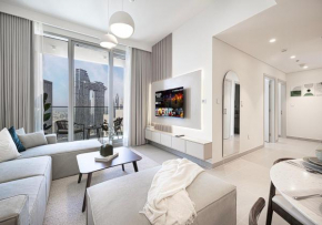 Kinfolk Homes - 5-Star Family Stay, 8 Minutes Walk to Dubai Mall & Burj Khalifa